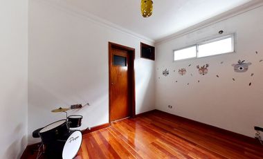 VENTA CASA 7 AMB. JARDIN Y GARAGE  - ADROGUÉ