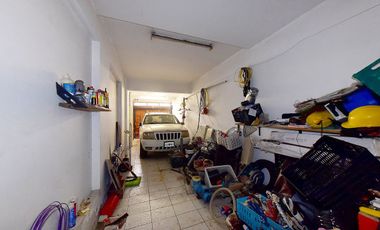 VENTA CASA 7 AMB. JARDIN Y GARAGE  - ADROGUÉ