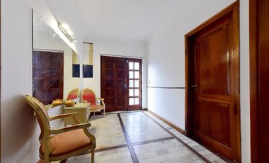 VENTA CASA 7 AMB. JARDIN Y GARAGE  - ADROGUÉ