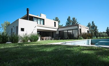 CASA EN VENTA AREA 60 5 AMB BARRIO LA VICTORIA