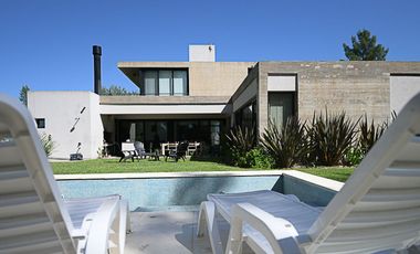 CASA EN VENTA AREA 60 5 AMB BARRIO LA VICTORIA