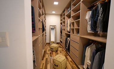 CASA EN VENTA AREA 60 5 AMB BARRIO LA VICTORIA