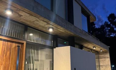 CASA EN VENTA AREA 60 5 AMB BARRIO LA VICTORIA