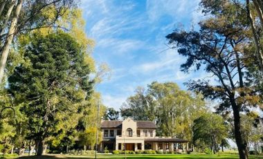 CASA EN VENTA AREA 60 5 AMB BARRIO LA VICTORIA