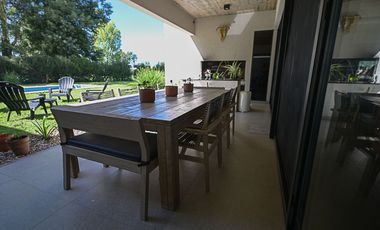 CASA EN VENTA AREA 60 5 AMB BARRIO LA VICTORIA