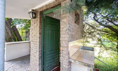 VENTA QUINTA CON GRAN TERRENO, EXCELENTE UBICACION