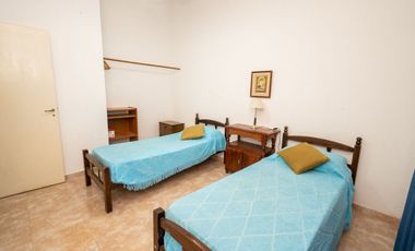 VENTA QUINTA CON GRAN TERRENO, EXCELENTE UBICACION