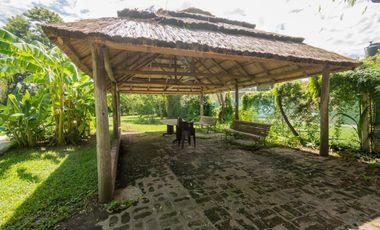 VENTA QUINTA CON GRAN TERRENO, EXCELENTE UBICACION