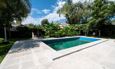 VENTA QUINTA CON GRAN TERRENO, EXCELENTE UBICACION