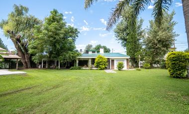 VENTA QUINTA CON GRAN TERRENO, EXCELENTE UBICACION
