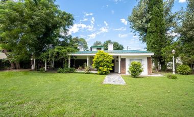 VENTA QUINTA CON GRAN TERRENO, EXCELENTE UBICACION