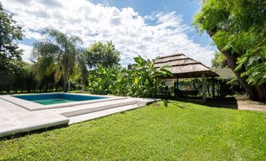 VENTA QUINTA CON GRAN TERRENO, EXCELENTE UBICACION