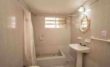 VENTA QUINTA CON GRAN TERRENO, EXCELENTE UBICACION