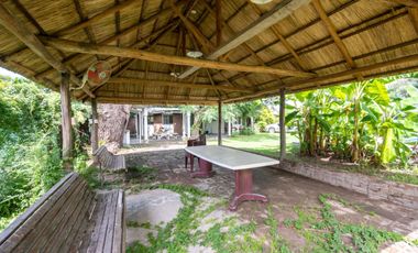 VENTA QUINTA CON GRAN TERRENO, EXCELENTE UBICACION