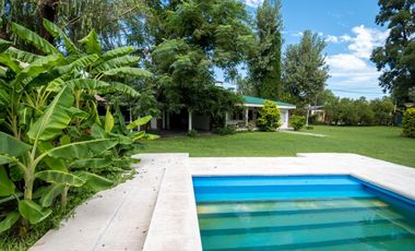 VENTA QUINTA CON GRAN TERRENO, EXCELENTE UBICACION