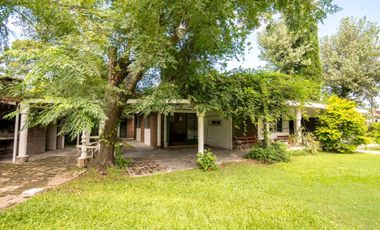 VENTA QUINTA CON GRAN TERRENO, EXCELENTE UBICACION