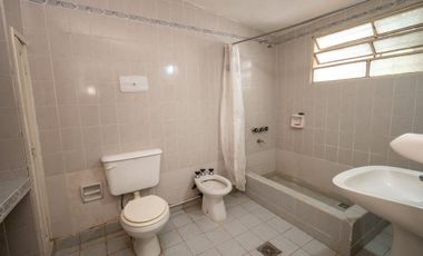 VENTA QUINTA CON GRAN TERRENO, EXCELENTE UBICACION