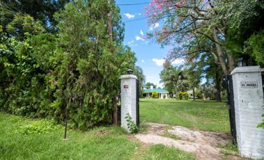 VENTA QUINTA CON GRAN TERRENO, EXCELENTE UBICACION