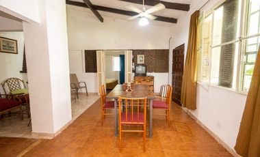 VENTA QUINTA CON GRAN TERRENO, EXCELENTE UBICACION