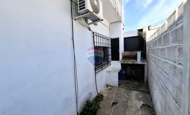 VENTA PH 2 AMBIENTES CON PATIO QUILMES ESTE
