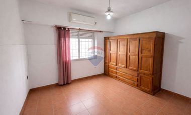 VENTA PH 2 AMBIENTES CON PATIO QUILMES ESTE