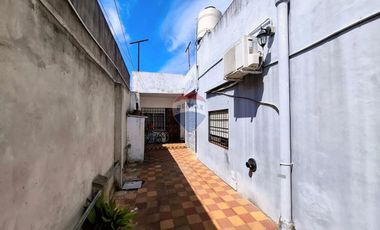 VENTA PH 2 AMBIENTES CON PATIO QUILMES ESTE