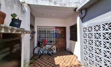 VENTA PH 2 AMBIENTES CON PATIO QUILMES ESTE