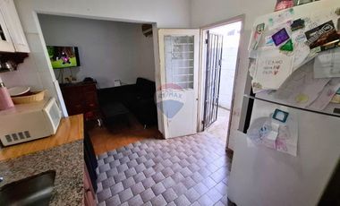 VENTA PH 2 AMBIENTES CON PATIO QUILMES ESTE