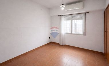 VENTA PH 2 AMBIENTES CON PATIO QUILMES ESTE