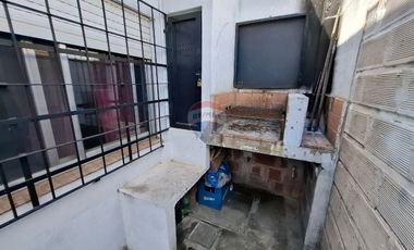 VENTA PH 2 AMBIENTES CON PATIO QUILMES ESTE