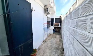 VENTA PH 2 AMBIENTES CON PATIO QUILMES ESTE