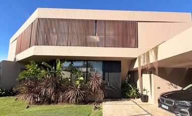 CASA EN VENTA - LAS GOLONDRINAS Bo CERRADO, HUDSON