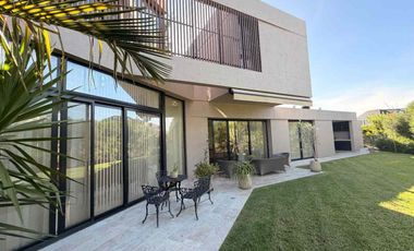 CASA EN VENTA - LAS GOLONDRINAS Bo CERRADO, HUDSON