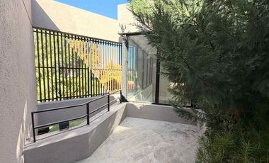 CASA EN VENTA - LAS GOLONDRINAS Bo CERRADO, HUDSON