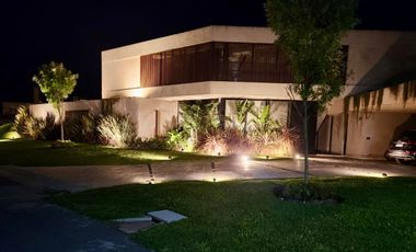 CASA EN VENTA - LAS GOLONDRINAS Bo CERRADO, HUDSON