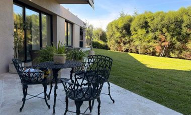 CASA EN VENTA - LAS GOLONDRINAS Bo CERRADO, HUDSON