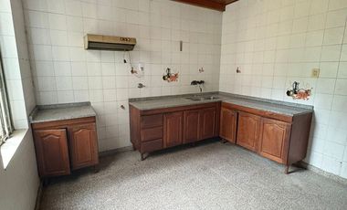 VENTA DE CASONA CENTRICA EN ESPERANZA