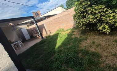 VENTA CASA ZONA ESTE BARRIO RESIDENCIAL