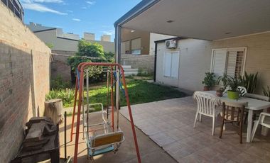 VENTA CASA ZONA ESTE BARRIO RESIDENCIAL