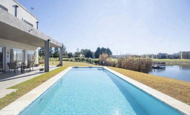 Casa  alquiler anual Barrio San Matías a la laguna