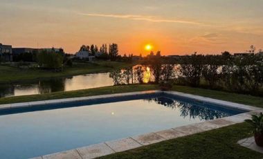 Casa  alquiler anual Barrio San Matías a la laguna