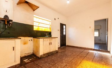 VENTA PH DE 3 AMB- PLANTA ALTA/ SARANDI