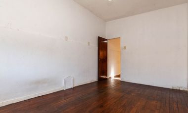 VENTA PH DE 3 AMB- PLANTA ALTA/ SARANDI