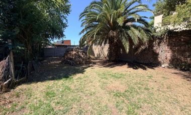 RESERVADA / CASA 3 AMB / JARDIN AMPLIO / COCHERA /