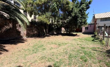 RESERVADA / CASA 3 AMB / JARDIN AMPLIO / COCHERA /