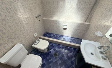 RESERVADA / CASA 3 AMB / JARDIN AMPLIO / COCHERA /