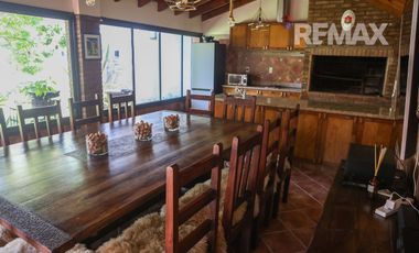 Calle cortada muy tranquila  - ACASSUSO