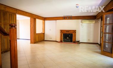 Calle cortada muy tranquila  - ACASSUSO