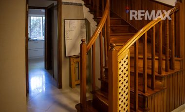 Calle cortada muy tranquila  - ACASSUSO