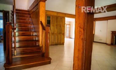 Calle cortada muy tranquila  - ACASSUSO